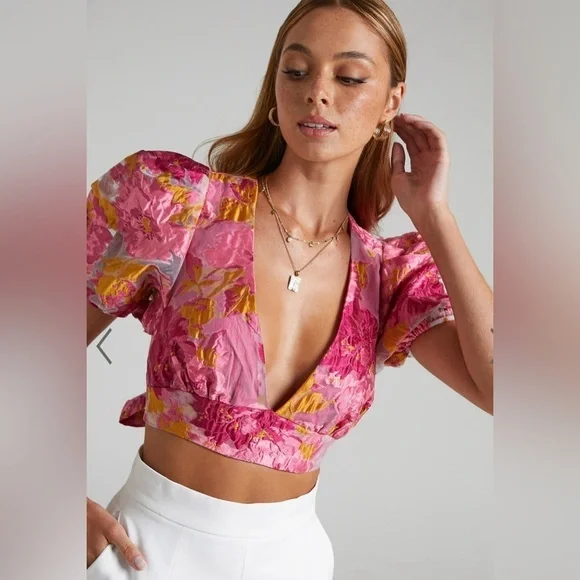 NWT BRAILEY TOP - PUFF SLEEVE CROP TOP IN PINK JACQUARD SZ 8 US 🩷✨✨🔥🔥 - Picture 4 of 8